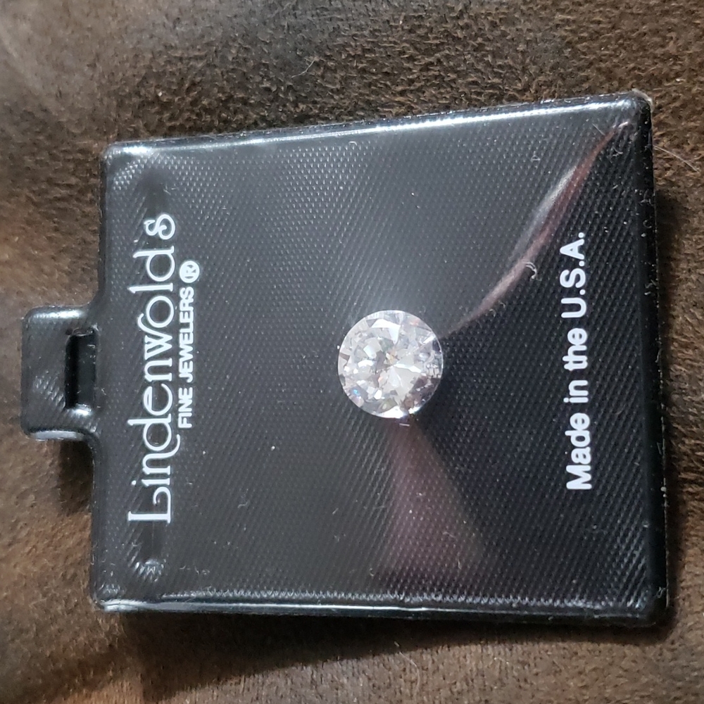 LINDENWOLD'S LOOSE GEM STONE